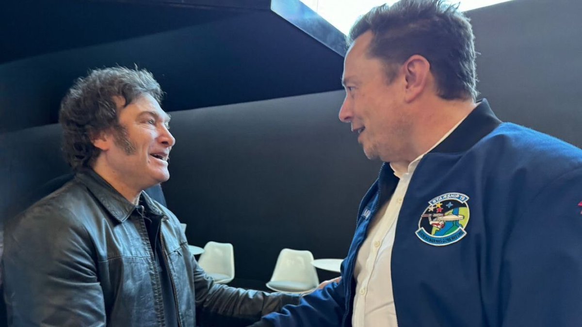 HoracioCabak's tweet photo. ⚽⚽⚽Golazo Mundial ⚽⚽⚽

El presidente de YPF, Horacio Marín, anunció que la empresa petrolera argentina firmó un acuerdo con Tesla, la empresa dedicada a la fabricación y venta de automóviles 100% eléctricos, para analizar y evaluar oportunidades de colaboración e inversión en sus distintos productos y mercados.