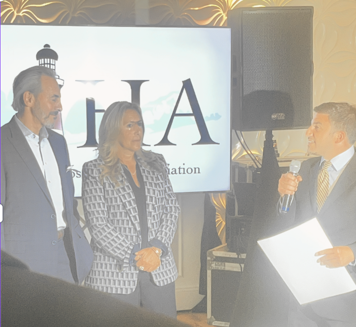 LIMacArthur's tweet photo. Such a lovely night networking with members of the @LIHospitality community at the annual Sip & Savor event. So many wonderful treats & friendly faces. Thank you to Team ISP for representing & sharing the latest info on Long Island MacArthur Airport! #community #flymacarthur #longislandny #onlyatisp #travel