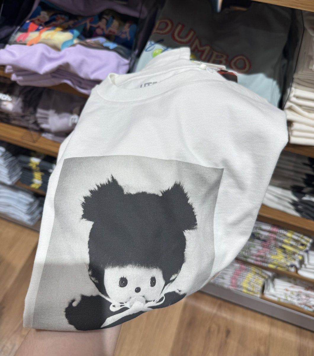 azqlu's tweet photo. ❗️รับหิ้วเสื้อม่อนชิอีก 4 ตัวสุดท้าย ❗️

เสื้อ uniqlo x mochhichi
🍒 ตัวละ 380฿

✅ มัดจำชิ้นละ 200฿
🛒 ค่าส่ง eco-post เหมา 35฿

#ตลาดนัดม่อนชิชิ #รับหิ้วญี่ปุ่น #หิ้วญี่ปุ่น https://t.co/45hQmiqvLt