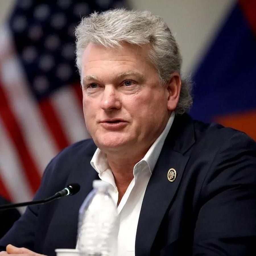 HQNewsNow's tweet photo. Mike Collins, the new Republican Senate candidate for Georgia:

—Praised college students making monkey gestures and noises at a Black woman
—Employed a chief of staff who was in a white nationalist group chat
—Denies the results of the 2020 election
—Has been the subject of a House Ethics committee investigation