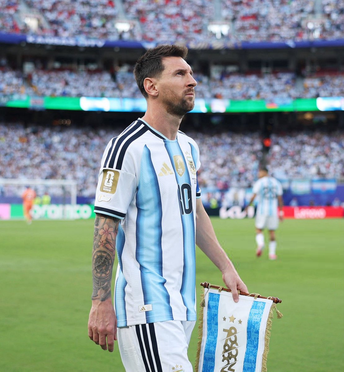 dna_blaugrana's tweet photo. G.O.A.T 🐐 https://t.co/TMRS9140A9