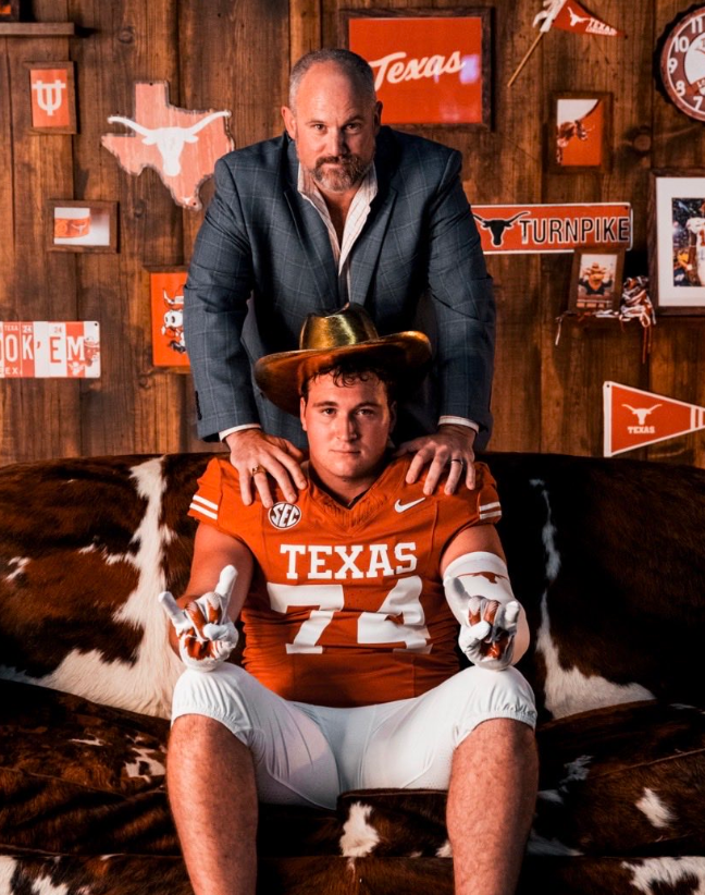 ontexasfootball's tweet photo. Texas Legacies currently playing TXHSFB

The latest from @JScruggsOTF 

https://t.co/M5faViRC7j #HookEm https://t.co/hQF4zP7RPz