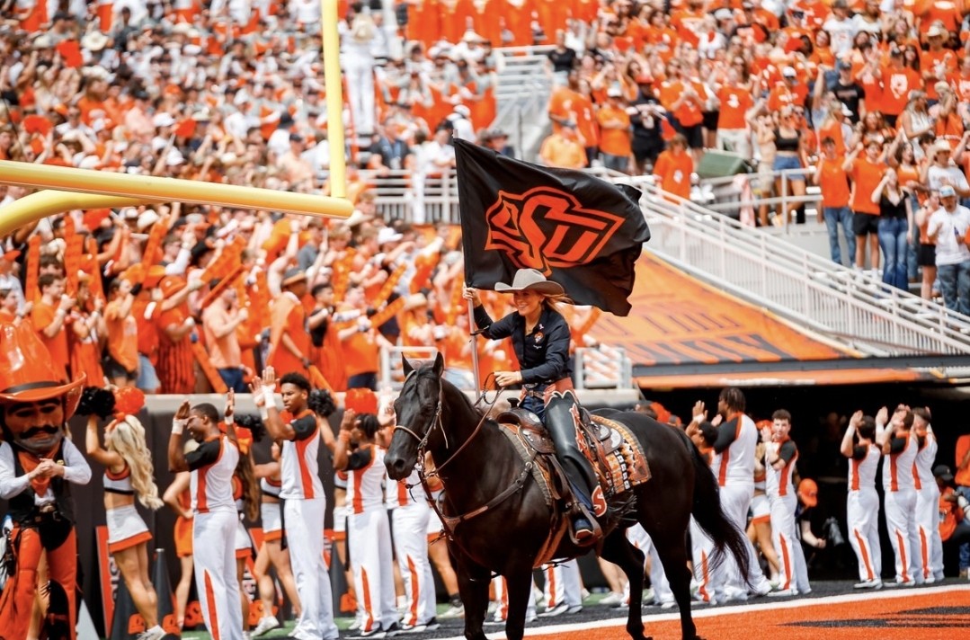 eflat76's tweet photo. @OKSTProbs @CollegeFBonX Purple and my favorite team is Oklahoma State. https://t.co/hpJ4UmHTSR