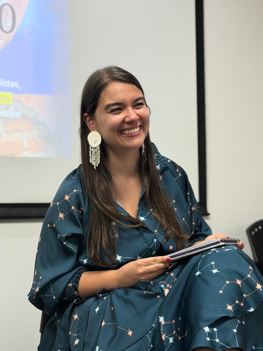 Majobernalgavi1's tweet photo. Hoy tuvimos el lanzamiento del libro de nuestro presidente @JaimeA_Cabal “Reconstruir sobre lo destruido”

Qué orgullo ser del gremio que supo estar a la altura estos cuatro años y entender el momento histórico que vivimos como país bajo tu liderazgo, presidente @JaimeA_Cabal. https://t.co/HCwV8SFQxO