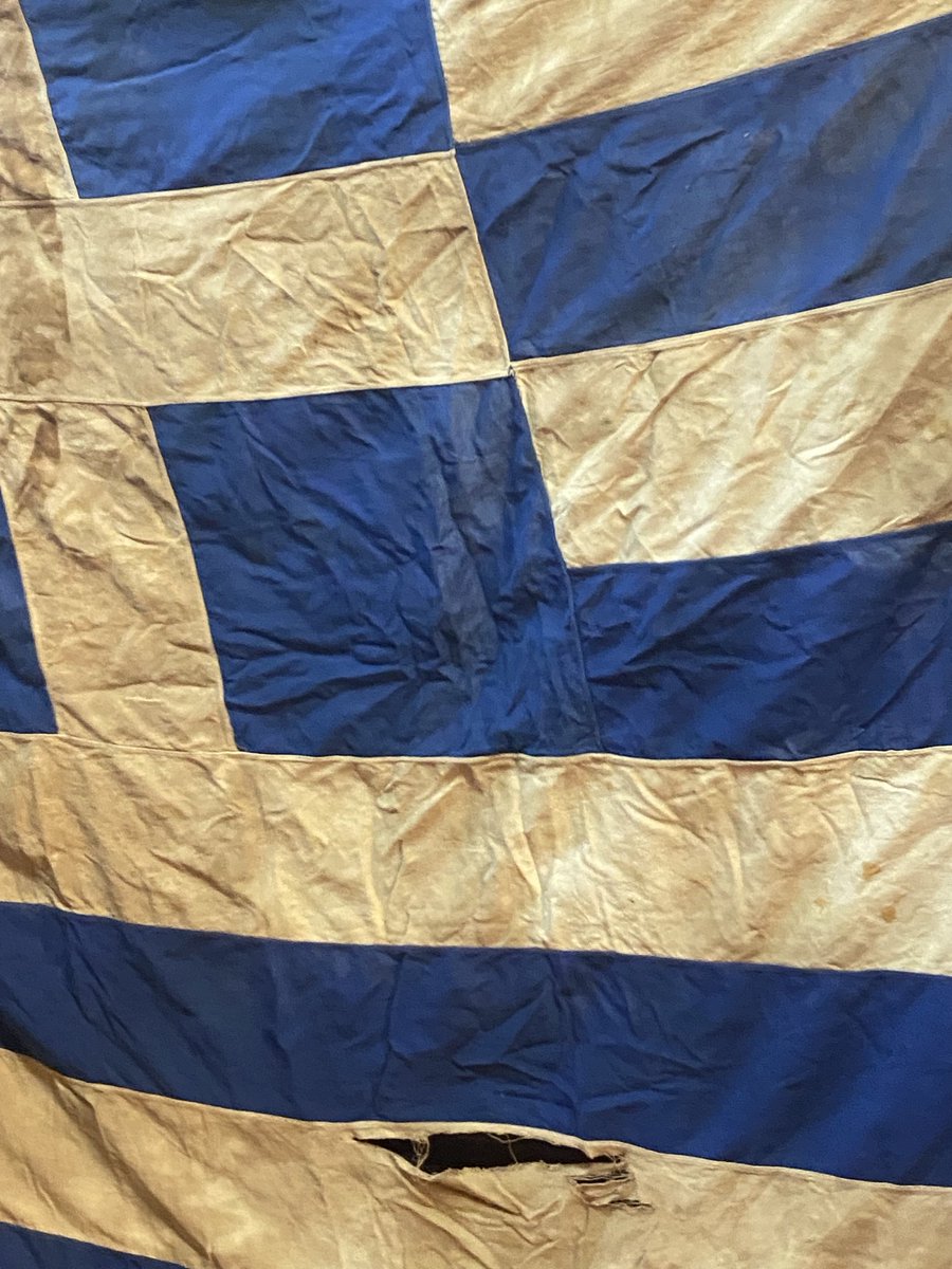 Anixiv's tweet photo. Δεν μας νοιάζει που την ηύρες τη ματωμένη σημαία της Σμύρνης. 

Εμάς,μας ενδιαφέρει να γίνει το παραλιακό μέτωπο Ντουμπάι.Να εισρεύσει χρήμα.Δεν μας νοιάζει πόσο παράνομο είναι το χρήμα ποιοι το έχουν και πού πάει!
Παράτα μας με την σημαία σου!Γίνεσαι εριστικός και παλιομοδίτης! https://t.co/jND308rrr2