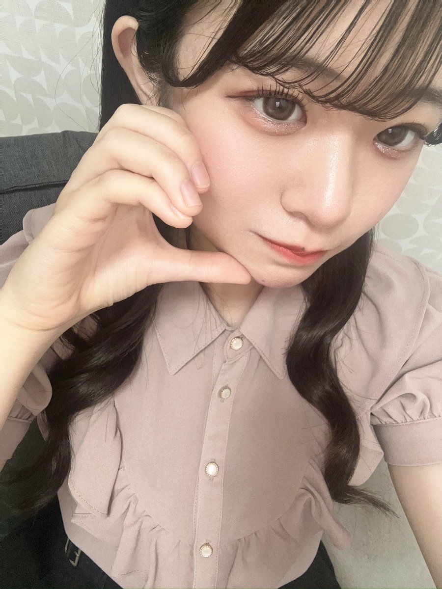 ayami__0531's tweet photo. おはよー🔆
今日はミーティングです💻
ミーティング終わったら課題とテスト勉強がんばります👊🏻
最近、すごく暑くなってきたからお互い体調気をつけようね😌𓈒𓏸
いってきます〜👋🏻

#あやみん #大学生 https://t.co/5DYK0q7V1a