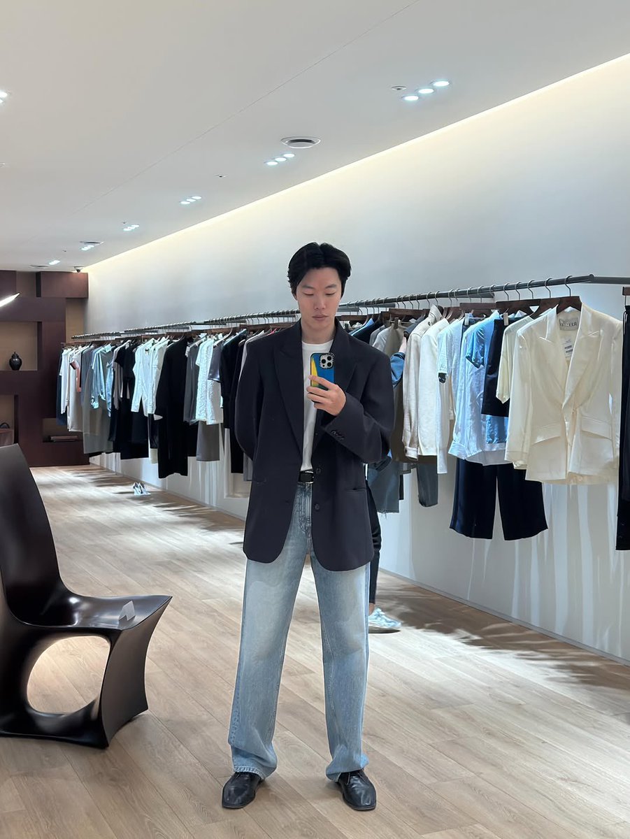 ryujunyeolth's tweet photo. 260617 ryusdb’s Instagram Update

#รยูจุนยอล #RyuJunYeol #류준열 https://t.co/UStVznZ32H
