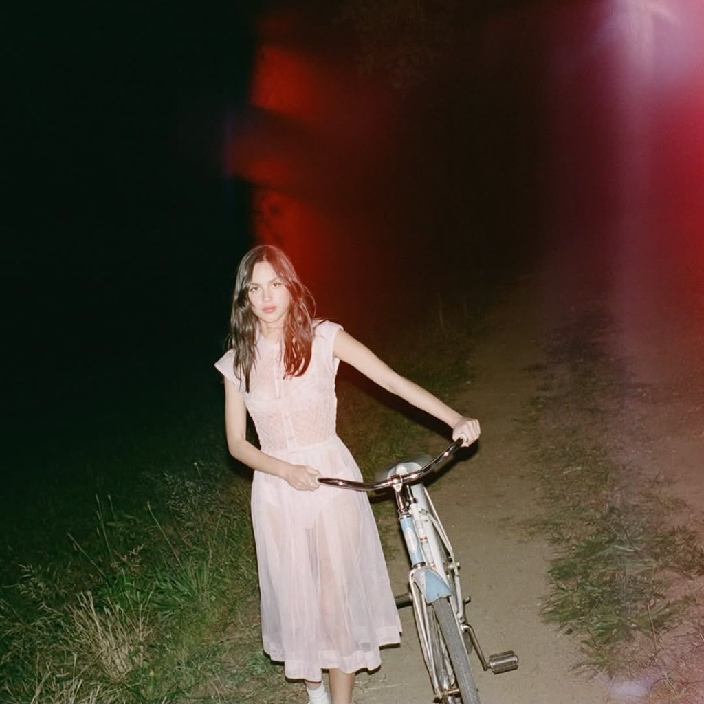 Allyhalpert's tweet photo. the photoshoot(s) for you seem pretty sad for a girl so in love are so brilliant. They’re all cutesy and girly but also so damn melancholic. They represent the album perfectly. https://t.co/jfFyNVfag8