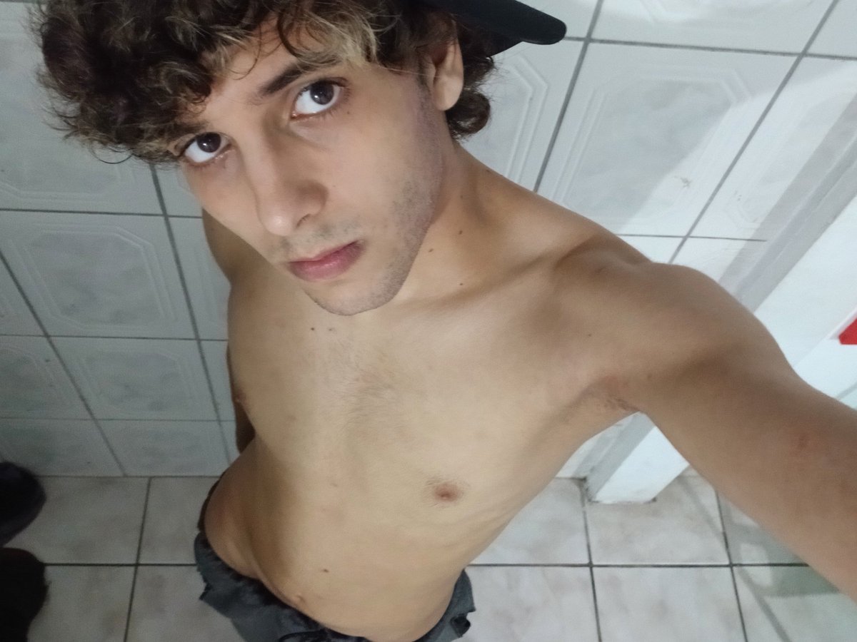 Capbboy69's tweet photo. Sabe o que dizem dos magrinhos né? 🍆 🔥

#BRODERAGEM #PINTOAWARDS #PINTOSAWARDS #brotheragem 
 #gay #hotboys
@AdoradorPaus @xxx_men_pt @SoParaDivulgar https://t.co/GTRqp8AZld