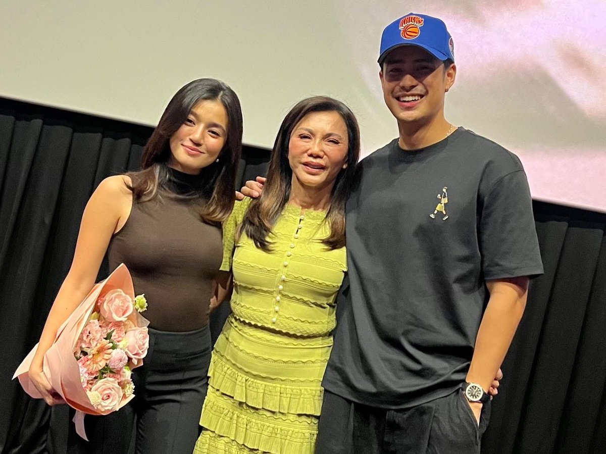 ABSCBNpr's tweet photo. Donny and Belle made a special appearance at the block screening of Tayo Sa Wakas hosted by Dr. Vicki Belo. ✨

Get your tickets now! Visit https://t.co/PXeK4HtBie 🎟️

#TayoSaWakas — a film by Cathy Garcia-Sampana starring Donny Pangilinan and Belle Mariano

NOW SHOWING WORLDWIDE https://t.co/7QPEhAl9FB