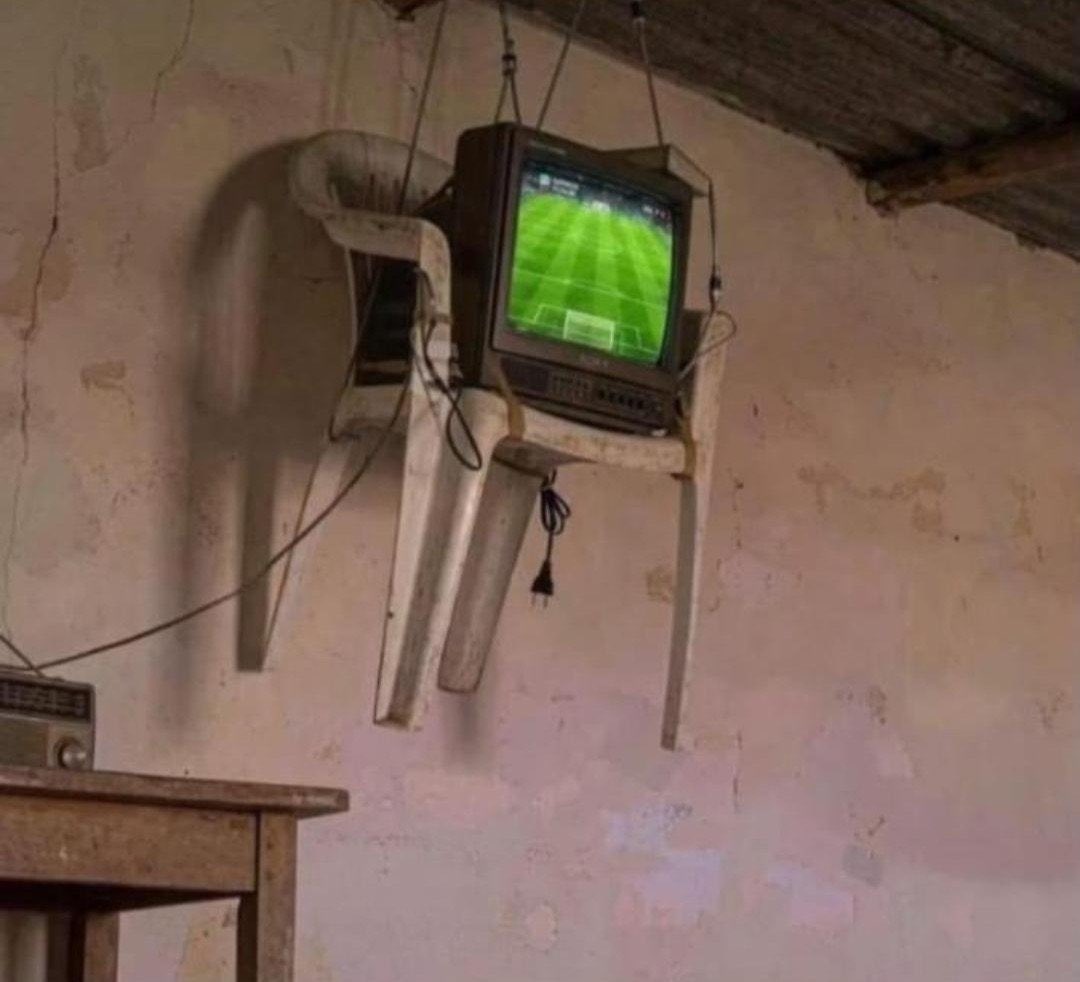 TugoNews's tweet photo. Adorni: “Invertí en Bitcoins y gané 500 mil dólares”

Adorni viendo el mundial en 2022: https://t.co/qQGwhzjeVB