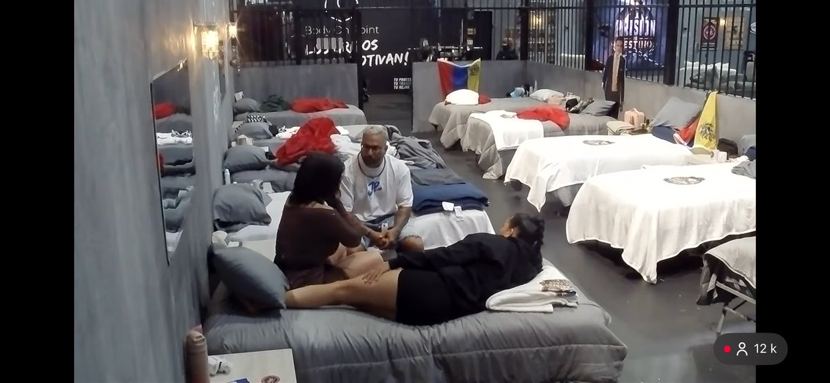 itpatoK's tweet photo. Oye a ete mmg hablando de falso y la otra lambona también, hablando de que Karola es falsa, cusdo mas lambones son ellos. #TeamKarola https://t.co/NkJz6kcGWO