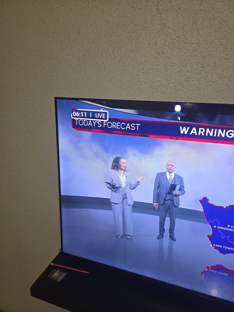 Makhasa_S's tweet photo. @eNCA Please check the time on our screens https://t.co/AVcMspKG8Z