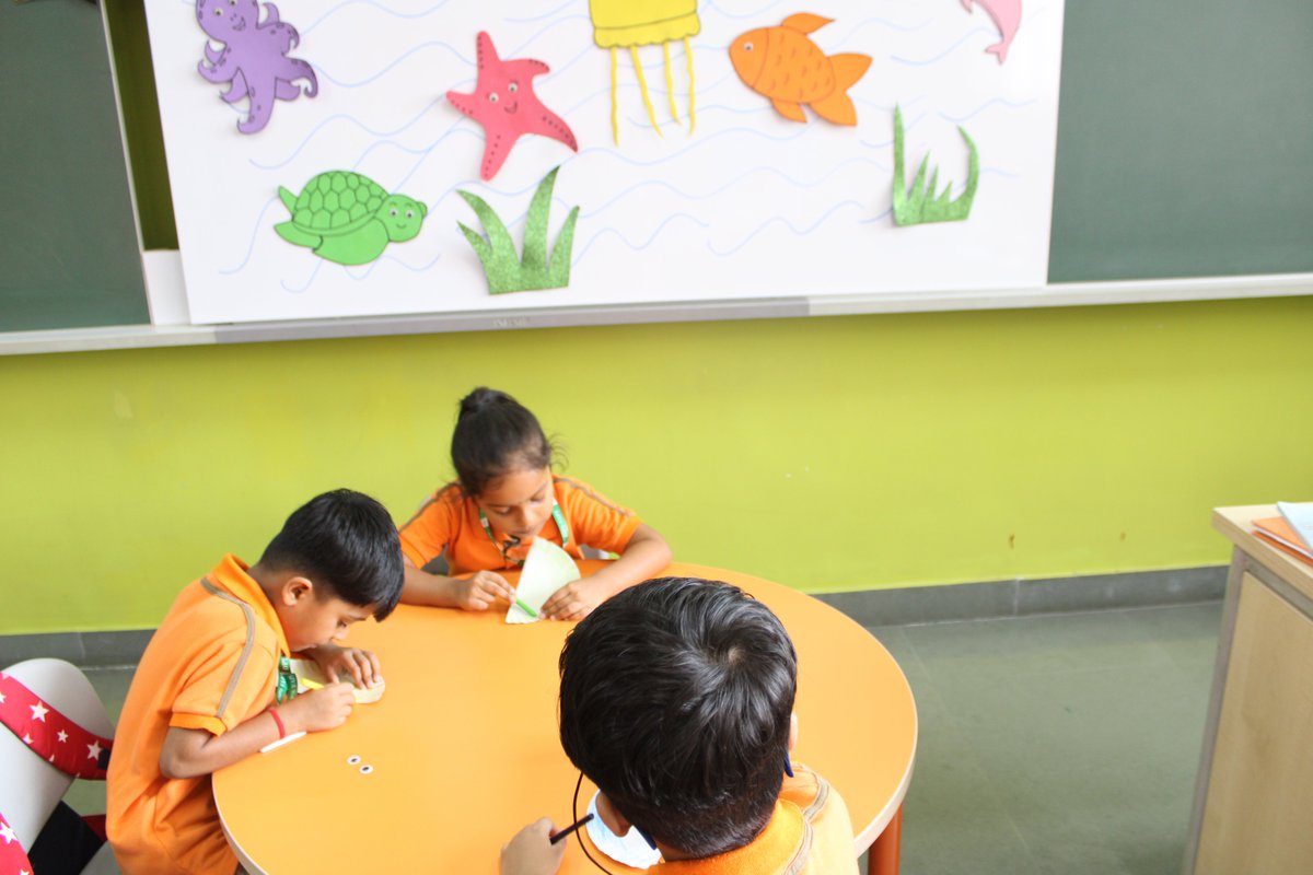 DpsVapi's tweet photo. The students of Prep to Grade II celebrated World Ocean Day through exciting and creative activities that helped them learn about the wonders of the ocean.
Students created an accordion-fold booklet to explore the different layers of the ocean. https://t.co/413GvnZw1l