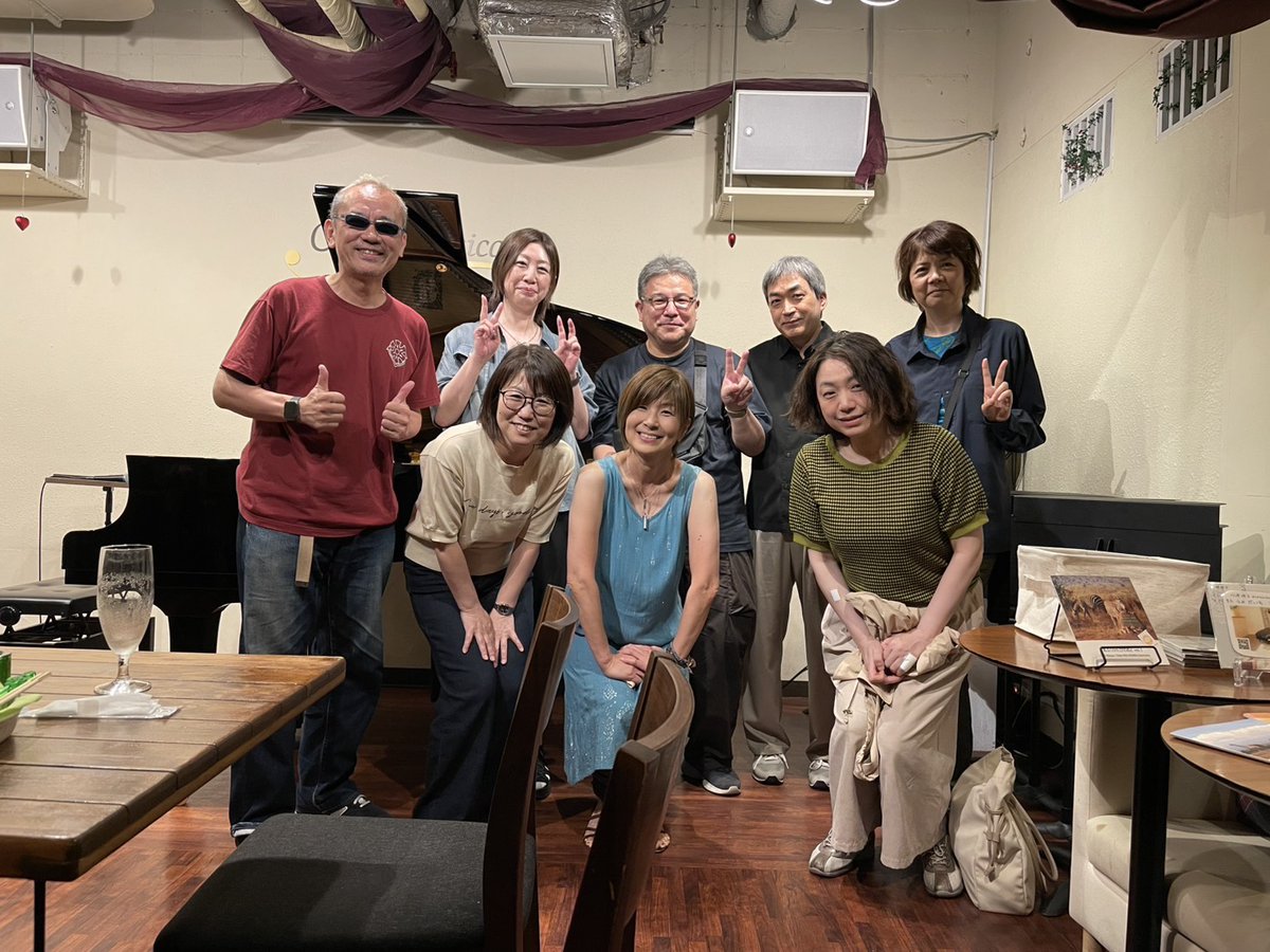 njerishoko's tweet photo. 昨日の東京公演、ご来場あリがとうございました。
イベント盛りだくさんな週末に、私のライブを選んでお運び下さった皆さん、感謝してもしてもしきれないです。

①大好きなお店カーサクラシカさん、
優しく元気なスタッフの皆さんに迎えて頂き、楽しく本番を終えることが出来ました。

つづく https://t.co/InFXmLyecm