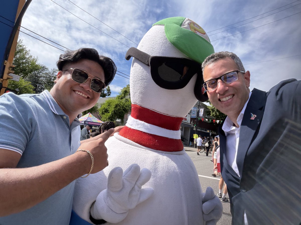 kareemformayor's tweet photo. Italian Day on the Drive… never disappoints. https://t.co/2Rf5SqkWDm
