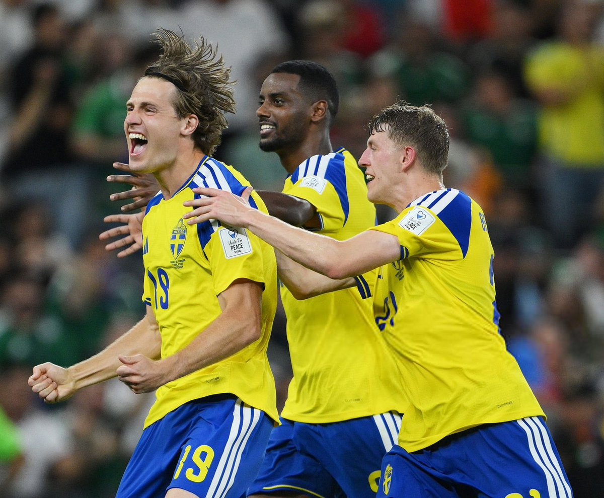 centregoals's tweet photo. 🇸🇪👏 Sweden got their World Cup campaign off to a flying start with a commanding 5-1 𝐖𝐈𝐍 over Tunisia, moving to the top of Group F. 🚀 https://t.co/NPk0gQsPGg