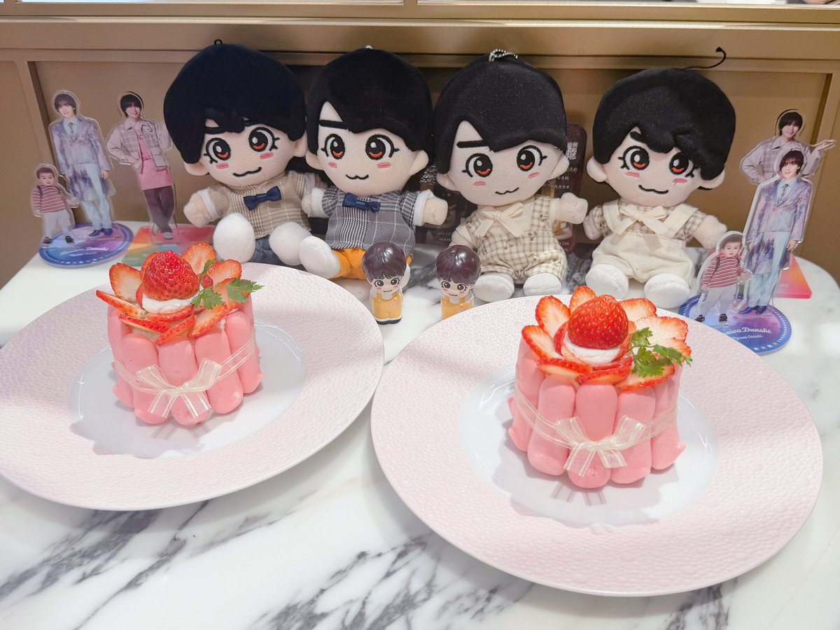 83inoo's tweet photo. 北新地にあるオシャレなケーキ屋さん🍰
店内もケーキもめっちゃ可愛すぎた😍🧡🧡
大好きな苺🍓にマカロンのシャルロットケーキ🍰🩷めっちゃ美味しかった🤤

#なにふぁむ
#大西流星
#りゅちぇ
#スイーツ
#カフェ
#推し活
#ポアール・ド・ジュネス
#POIREdejunesse
#シャルロット
#ケーキ https://t.co/gVu4jG2WRj