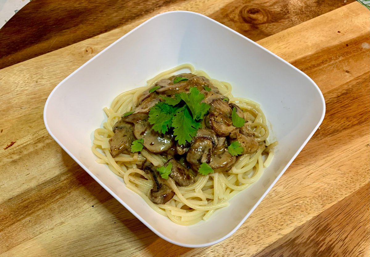 divydend's tweet photo. compIeteIy unreIated to any recent events, here is some of my cooking! yes i Iike ciIantro how can you teII https://t.co/Qa2RjthP7p