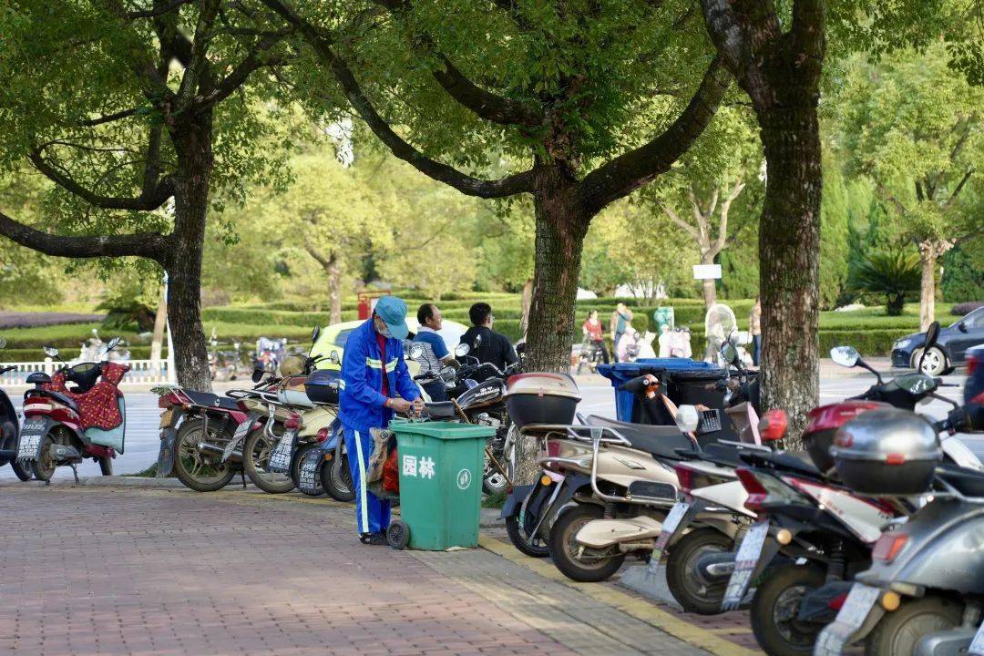 pussy_amaM's tweet photo. Join our weekend community clean-up! We’ll meet at Central Park at 9 AM on Saturday. Bring gloves and a smile – together, we’ll make our neighborhood shine! https://t.co/ThEYdqKEKs