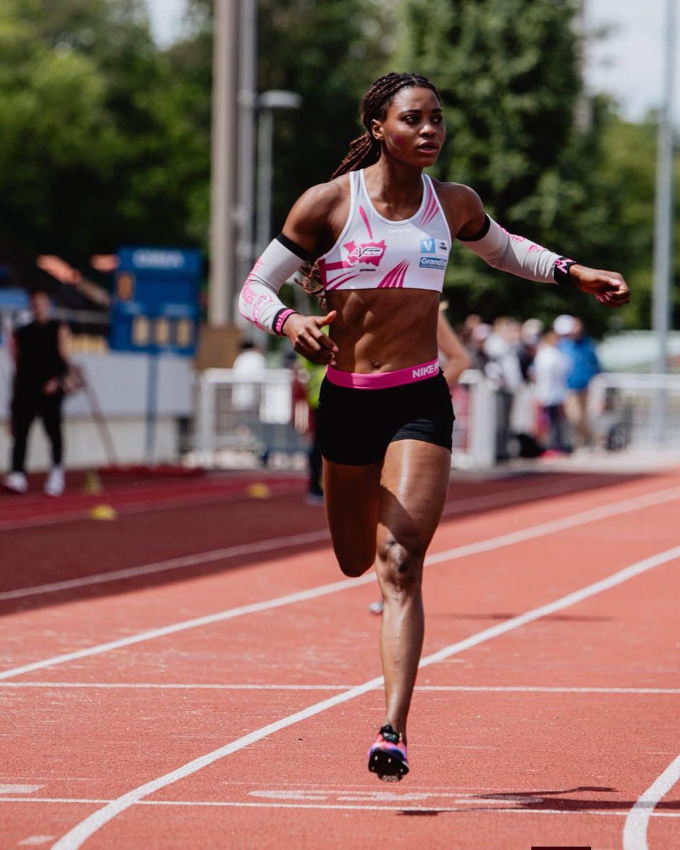 TheCameroonianZ's tweet photo. Victoire de Kole Etame Herverge 🇨🇲 au Meeting International de Poitiers !  

*La sprinteuse camerounaise s’est imposée en finale en 11,20s. https://t.co/JeJAvmCfV0