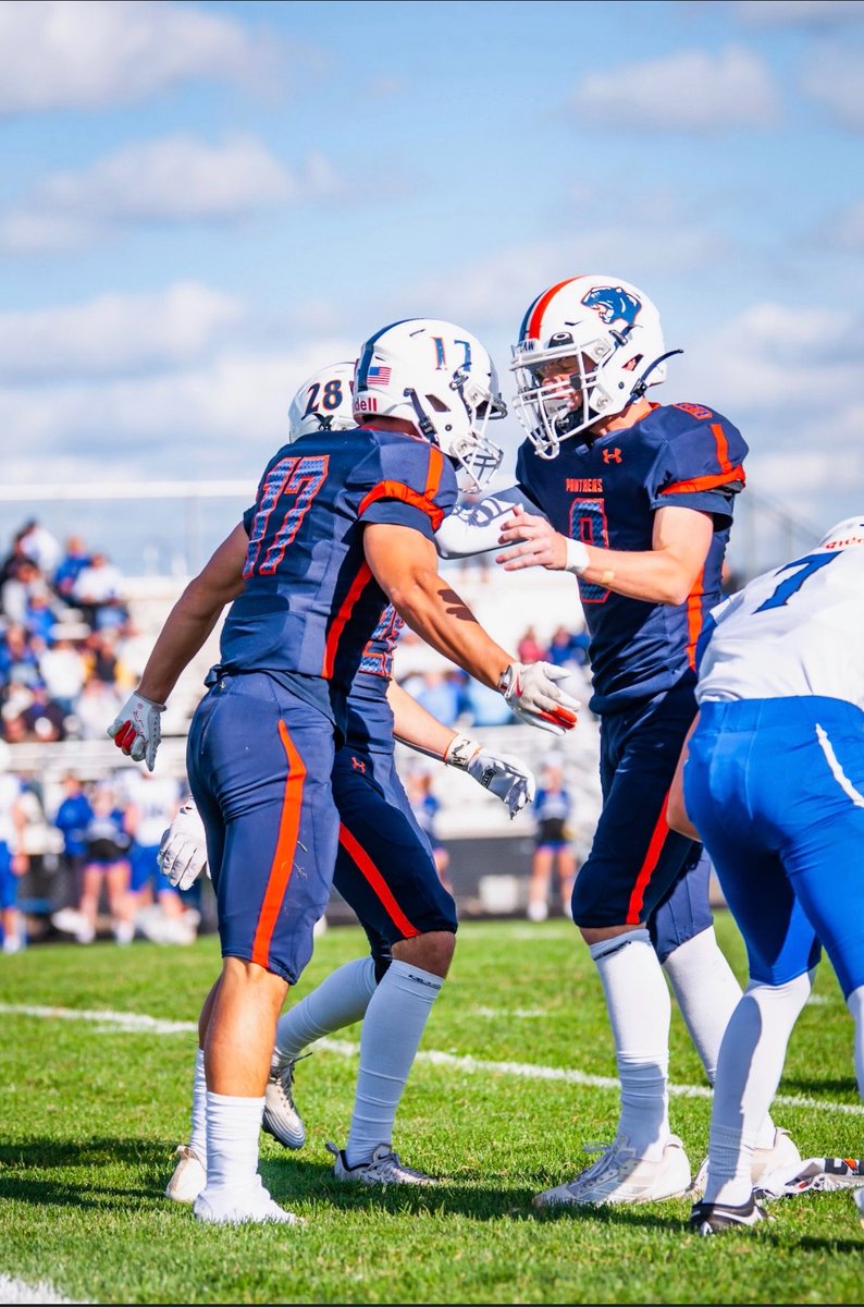 CWalsh017's tweet photo. Contact period starts tomorrow, I’m a 2028 you do not want to miss⏰.

Christian Walsh 
6’1” 210lb
LB/RB athletic and strong
630-699-5871
Christianpork17@gmail.com

@Oswego_Football @CooneyPanthers https://t.co/gVc4WIoLY6