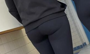 silviacassab's tweet photo. I couldn't resist, look at my friend, she's getting better every day #candid #candids #creepshot CHECK THE BIO https://t.co/xxRSjtnqux