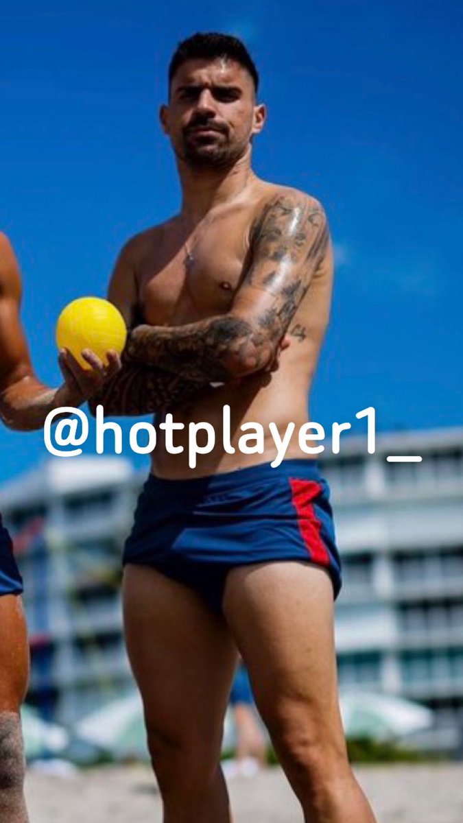 hotplayer1_'s tweet photo. Ruben neves 👅💦🥵 https://t.co/IcV8AmTgJU