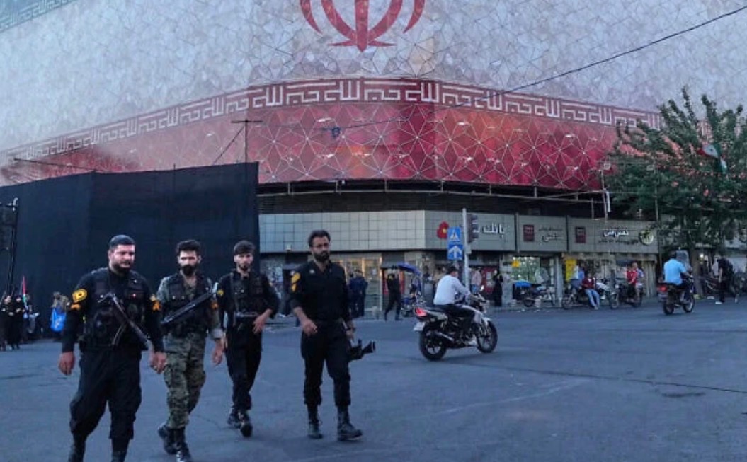 MOSSADil's tweet photo. Iran’s military claims it “humiliated” the United States and Israel following the announcement of an agreement to immediately end the war.

In a statement broadcast on state TV, Iran’s General Staff said its forces “have, through the imposition of their divine and iron will upon the humiliated American and Zionist enemies, demonstrated with strength that the enemy has no path other than accepting defeat and surrender”.
