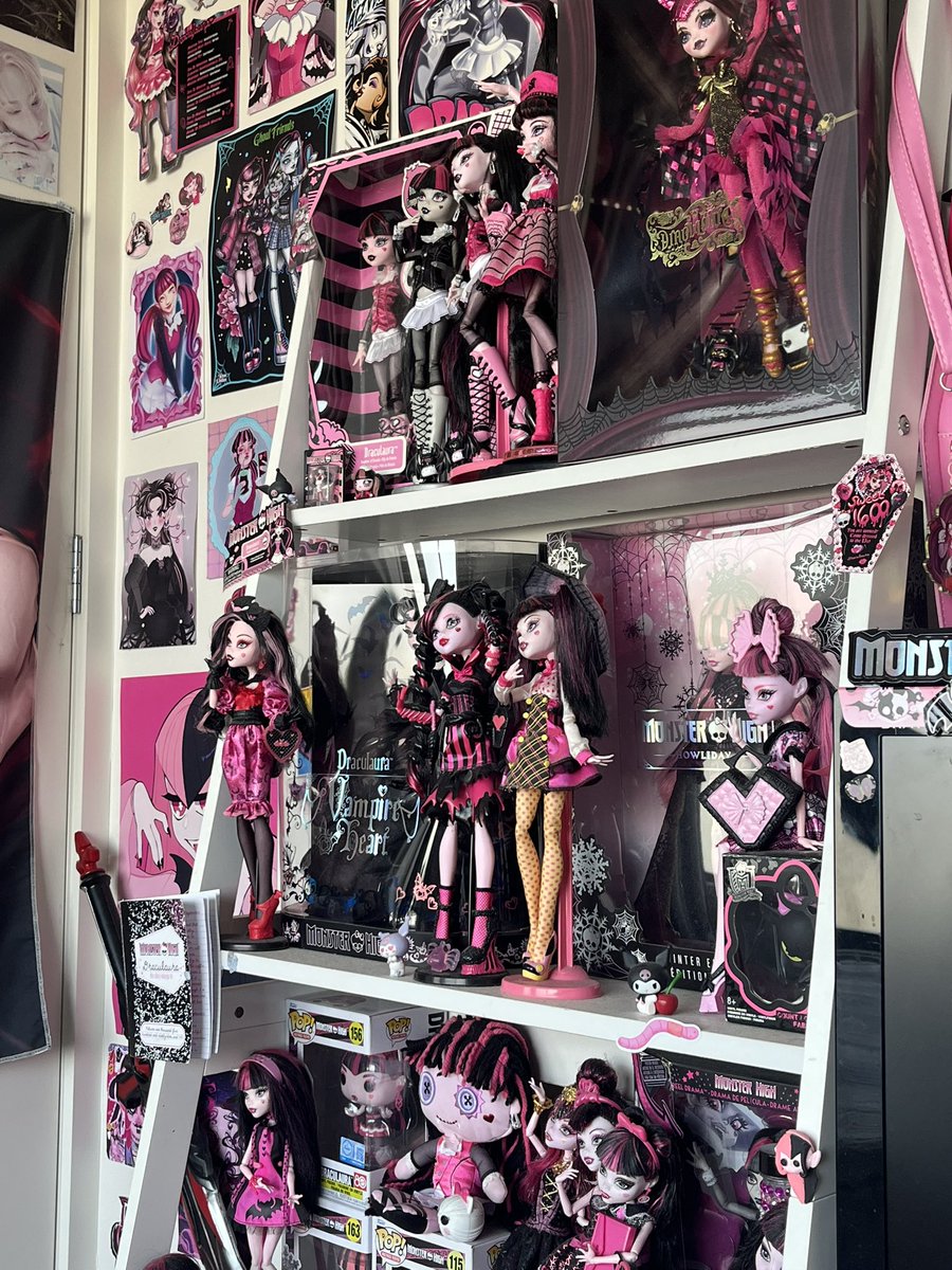 antxbee_'s tweet photo. wormy update!!
my health has declined yet again so i’ve been admitted to hospital :c
im hoping ill be discharged b4 my cochlear surgery at another hospital next monday but for the time being dolls haven’t rlly been a focus (tho im still lurking and collecting!!) https://t.co/2WLRk186nr