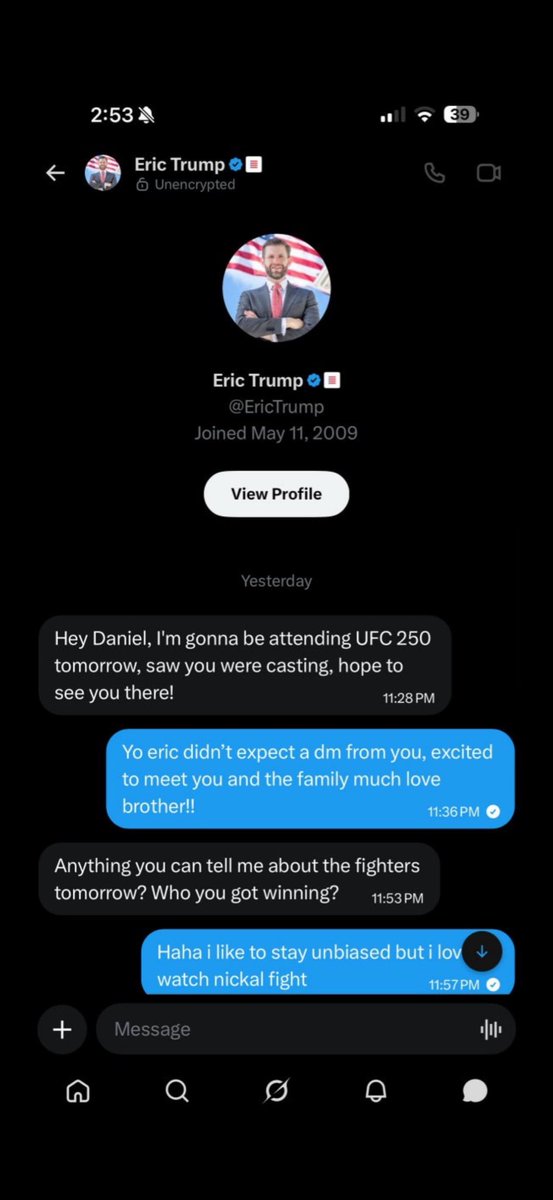 MMAPropagande's tweet photo. 🚨 Eric Trump aurait contacté Daniel Cormier en DM pour lui demander si certains combats de #UFCFreedom250 étaient truqués ou si des combattants étaient blessés afin d'obtenir un avantage sur ses paris 😬.

DC a publié puis rapidement supprimé la conversation.

🗣️ "Je vais probablement être critiqué pour avoir révélé cela, mais je refuse de me taire. J'aime profondément ce sport et je ne tolérerai pas ce type de comportement. Honte à ceux qui cherchent à gâcher cet événement."