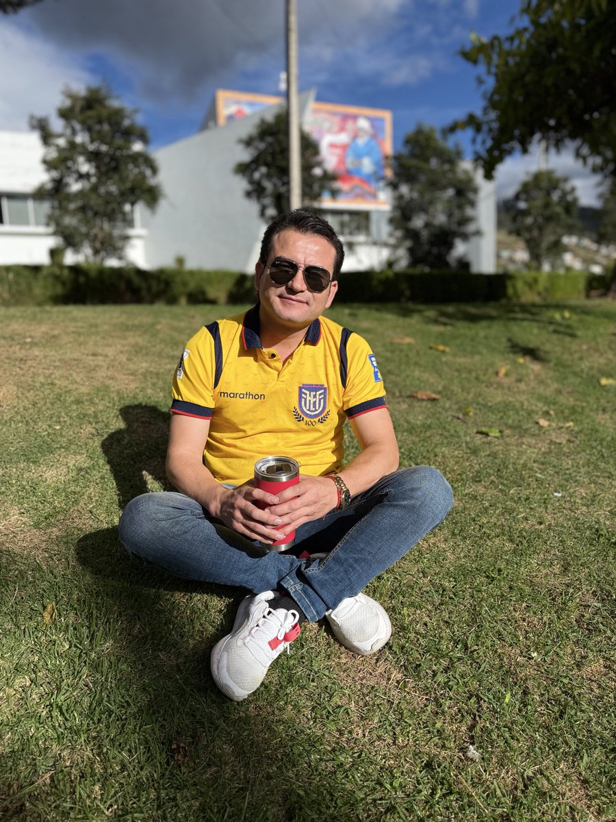 AlexMoraG17's tweet photo. Un primer tiempo con muchas opciones de gol pero deben tener mayor precisión, es lo que le falta a Ecuador.❤️🇪🇨❤️
Aún nos queda un  medio tiempo para lograr la victoria en este primer partido mundialista. https://t.co/dSufSiLyC4