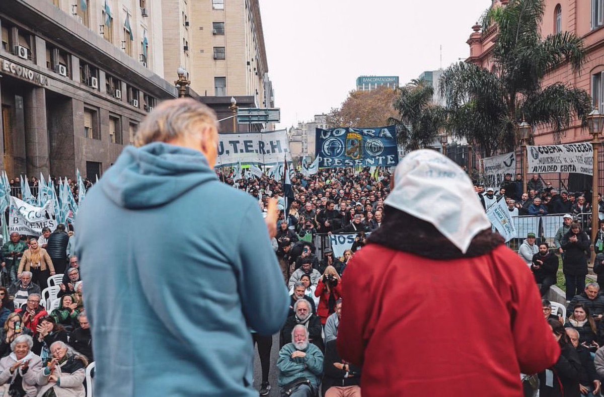 AlejandroAmorOK's tweet photo. Las Madres y las Abuelas nos enseñaron a ser mejores. 

Seguiremos tu lucha, buscando a Alejandro ayudados por tu enseñanza y guía. https://t.co/b9yxYRbJTN