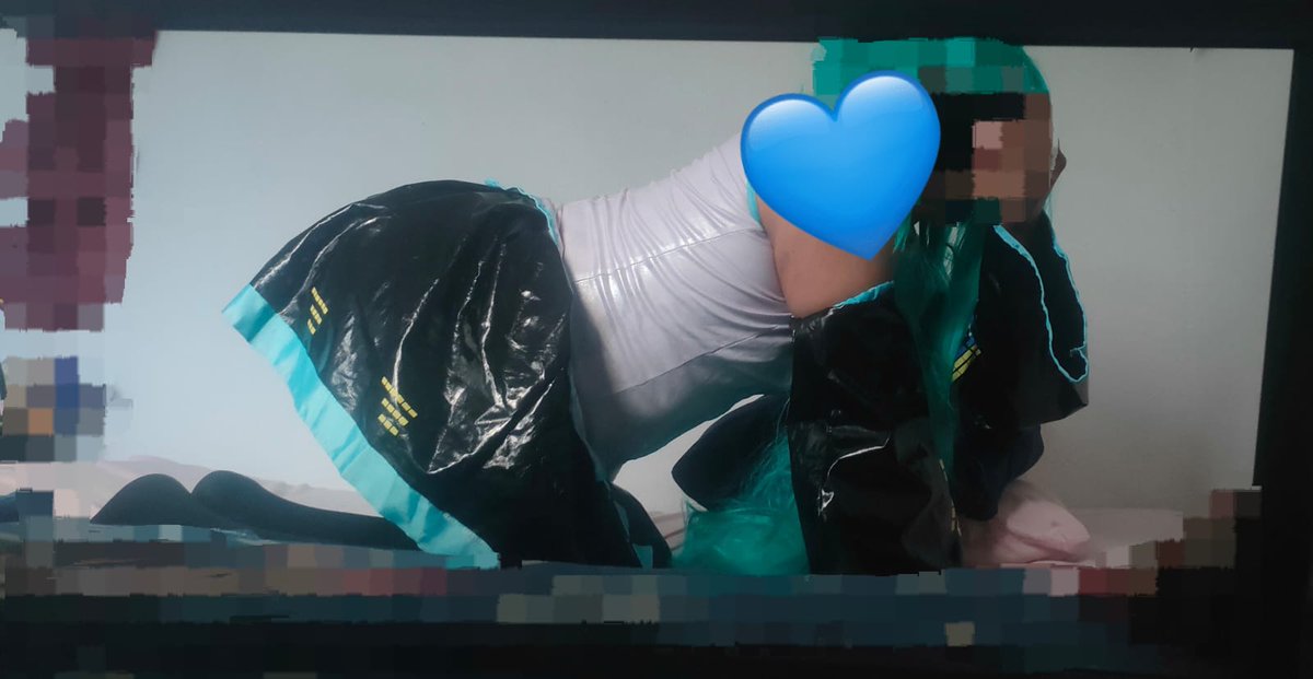 NatjouM's tweet photo. Una fotito frente al espejo, les gusta? uwu ✨ 🩵 

#femboy #Miku #cosplay #hatsunemiku #初音ミク https://t.co/DD1sJauN9T