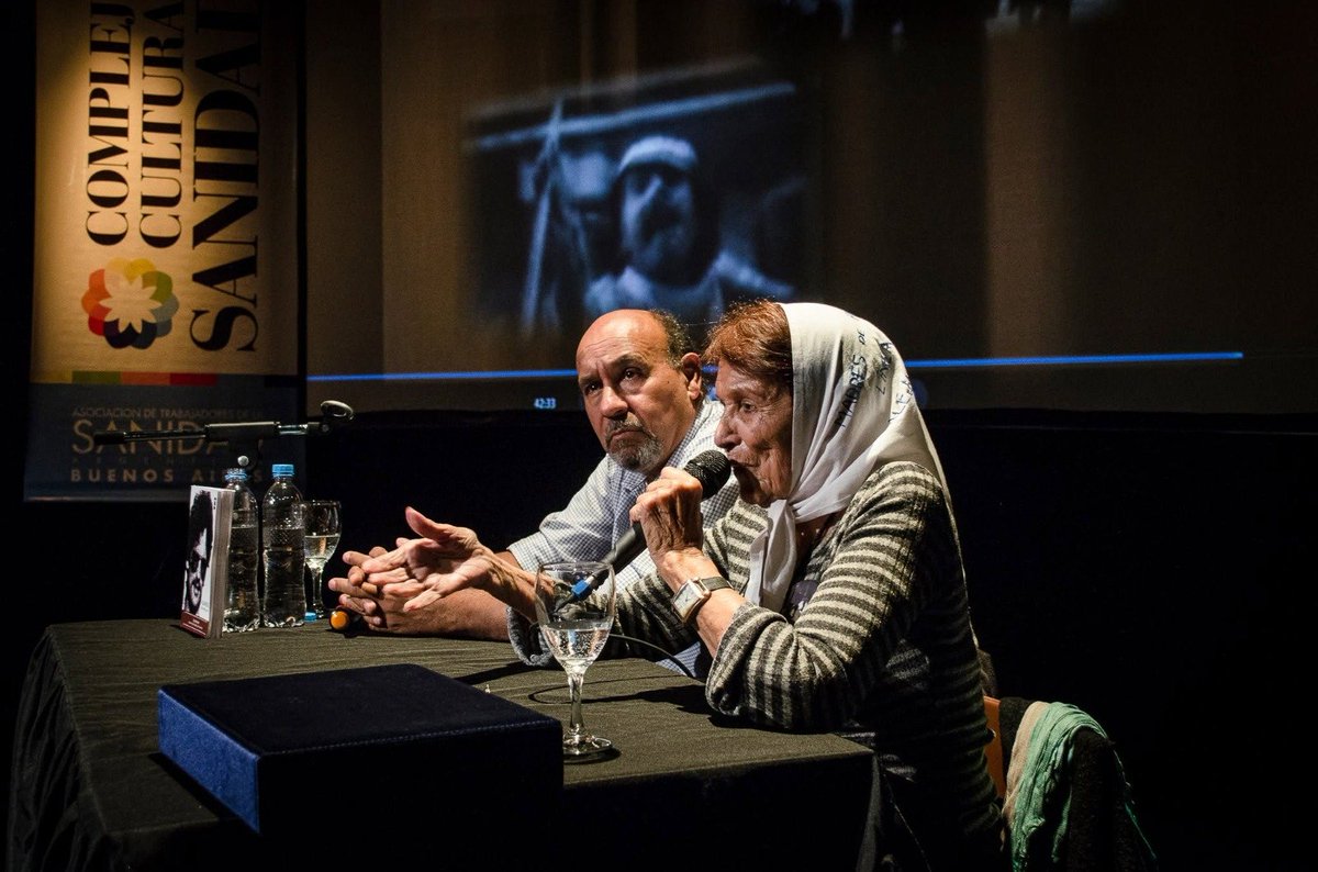 AtsaBsAs's tweet photo. Con profundo dolor despedimos a Taty Almeida, Madre de Plaza de Mayo y referente imprescindible de la lucha por la memoria, la verdad y la justicia.

Siempre cercana a las trabajadoras y los trabajadores, acompañó las luchas de nuestro sindicato con compromiso y generosidad. En ATSA Buenos Aires la recordaremos con enorme cariño: la sala principal de nuestro Complejo Cultural lleva su nombre y guardamos para siempre el recuerdo de su visita en 2018 para presentar los poemas de su hijo Alejandro.

Su ejemplo, su coherencia y su compromiso con los derechos humanos seguirán acompañándonos.

Hasta siempre, querida Taty.