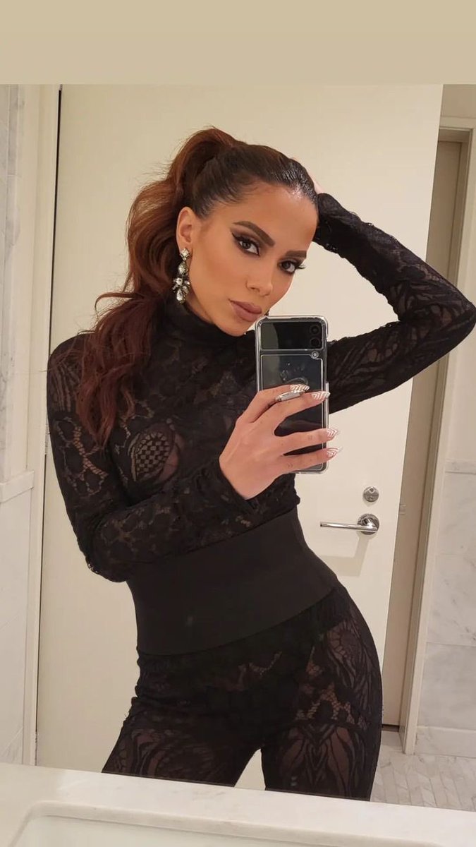 Larissa tweet media