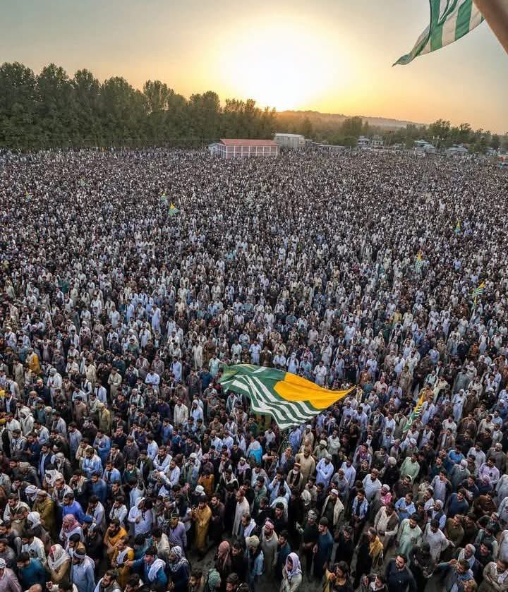 ARYSabirShakir's tweet photo. کشمیر واقعی نڈر بیباک بہادر اور آزاد ہیں https://t.co/Uo2c0V7XpB