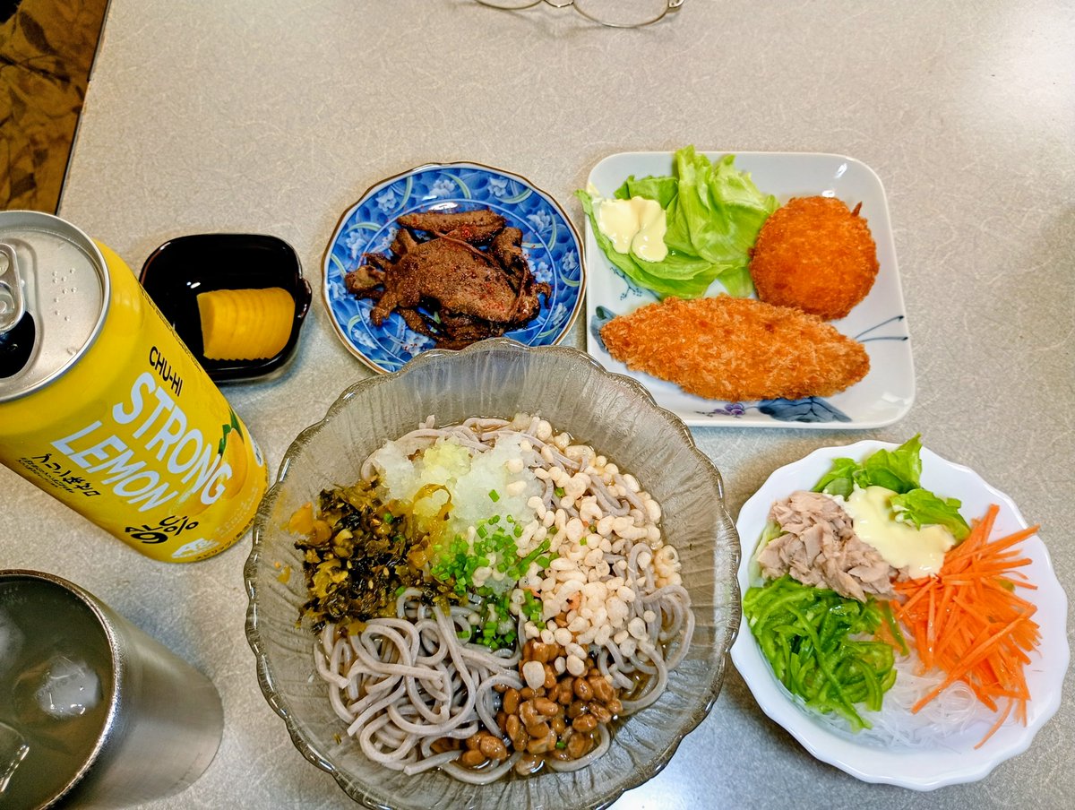 xiaowood9's tweet photo. 晩御飯🍴 https://t.co/BErE9aB6Uw