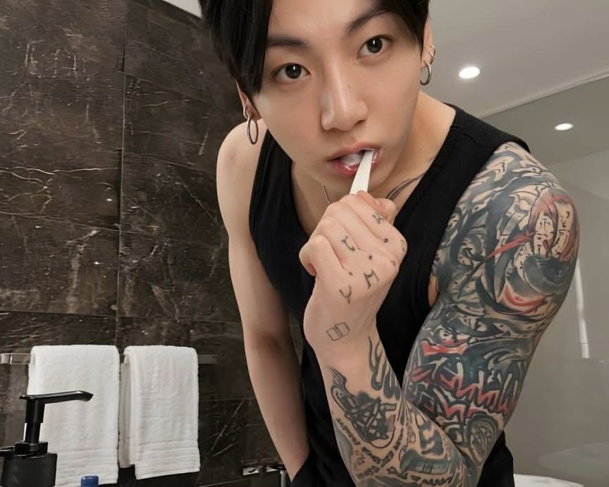 ๐๐๐ซ๐ซ๐๐ง BTS tweet media