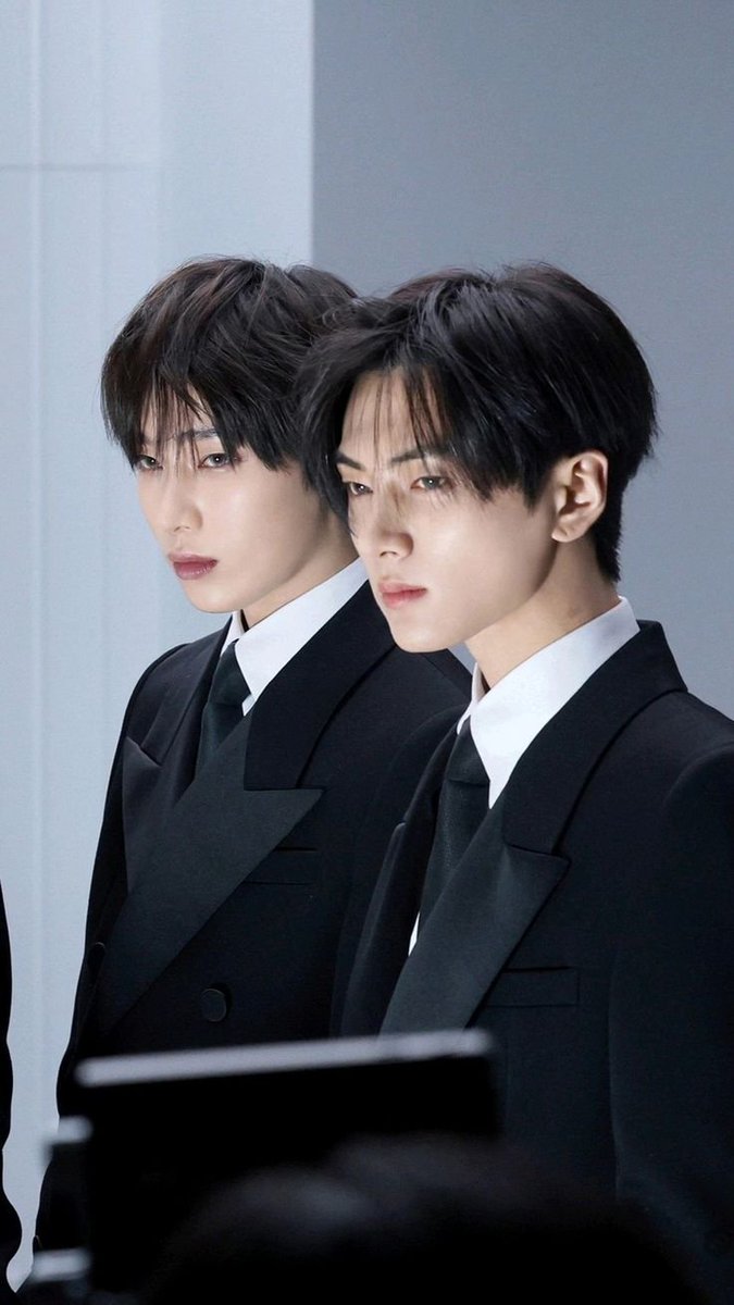 MeimeiElla's tweet photo. Someone said that Jay and Sunoo looks so unapproachable when they were not smiling. But once you talk to them, they actually the warmest and kindest people ever 🥰

#JAY #SUNOO #SUNJAY https://t.co/MYTQQCFmY1