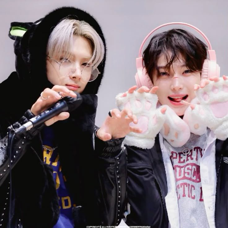 MeimeiElla's tweet photo. Someone said that Jay and Sunoo looks so unapproachable when they were not smiling. But once you talk to them, they actually the warmest and kindest people ever 🥰

#JAY #SUNOO #SUNJAY https://t.co/MYTQQCFmY1