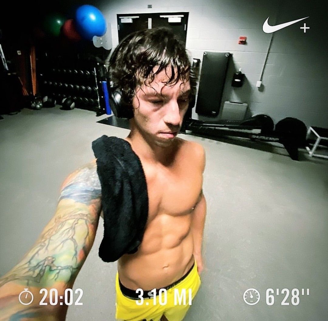 cinemasapph1c's tweet photo. what time is it? #JOSHTIME https://t.co/x2PO2N4kda