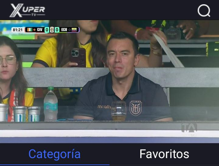 AntonioNikolay's tweet photo. @TheVerdugoEc Nos mea en la cara Banacoca, se va grfiar en el avión socialista con delegación oficial con gastos pagados con dinero público, con dinero nuestro viendo el partido de nuestra selección en su país. Y la boba pingüina kachudisima  HDGPDSM Drogo Salado CV https://t.co/IxnqBS9UlK