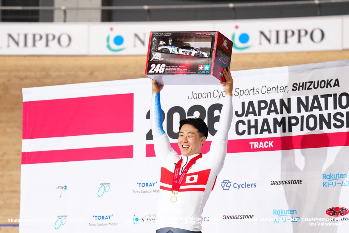 s_nakano0608's tweet photo. 全日本選手権ケイリン🥇
　　　　　　スプリント🥈

何より嬉しかった副賞のラジコン！来年はブレイクタイムにやるラジコンレースに参加しようかな笑

応援ありがとうございました！

明日からのG1も頑張ります🔥 https://t.co/BIMPgeVvLB