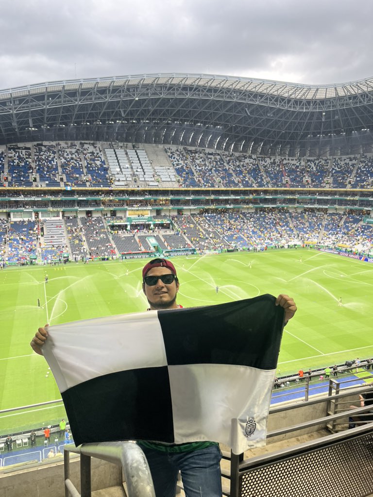 daniel_jdvd's tweet photo. Representando a mis @Tuzos 🔵⚪️ en el “Gigante de Acero” #FIFAWC26 🇸🇪🇹🇳 https://t.co/2TXgVIE3v6