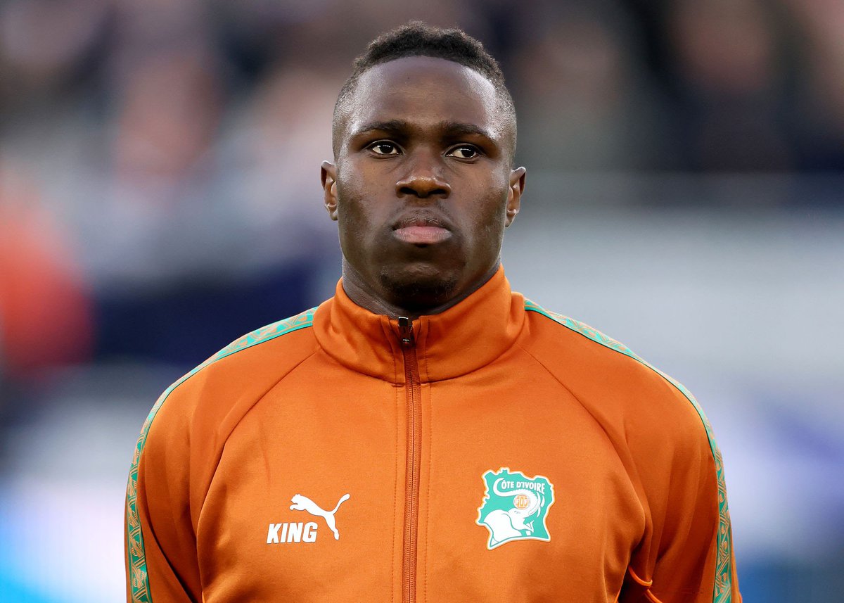 SamuelsurX's tweet photo. Le travail de cet homme sur le but d’Amad 👏🏾 https://t.co/AaH7CtDZHq
