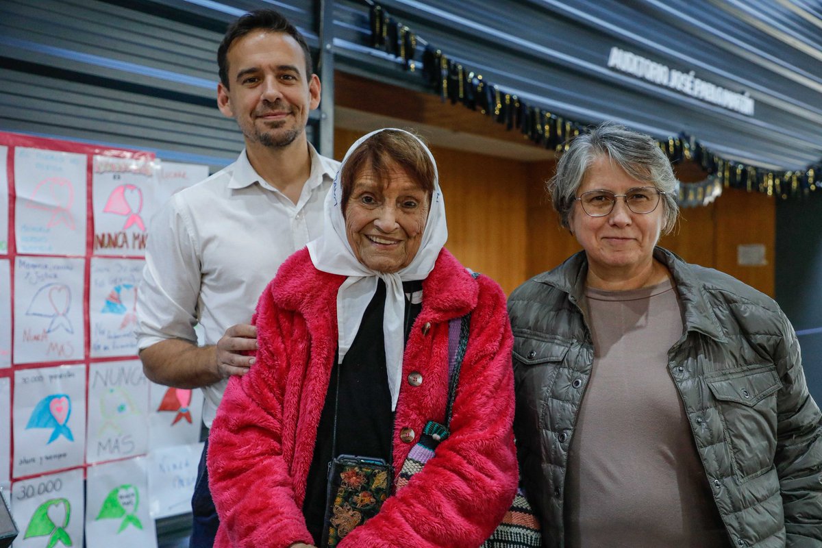 ungsoficial's tweet photo. La desaparición de su hijo en 1975 la convirtió en Madre de Plaza de Mayo Línea Fundadora. 
En la #UNGS dejó una huella imborrable de #memoria, #verdad y #justicia. https://t.co/EW8Dg1LvQ4