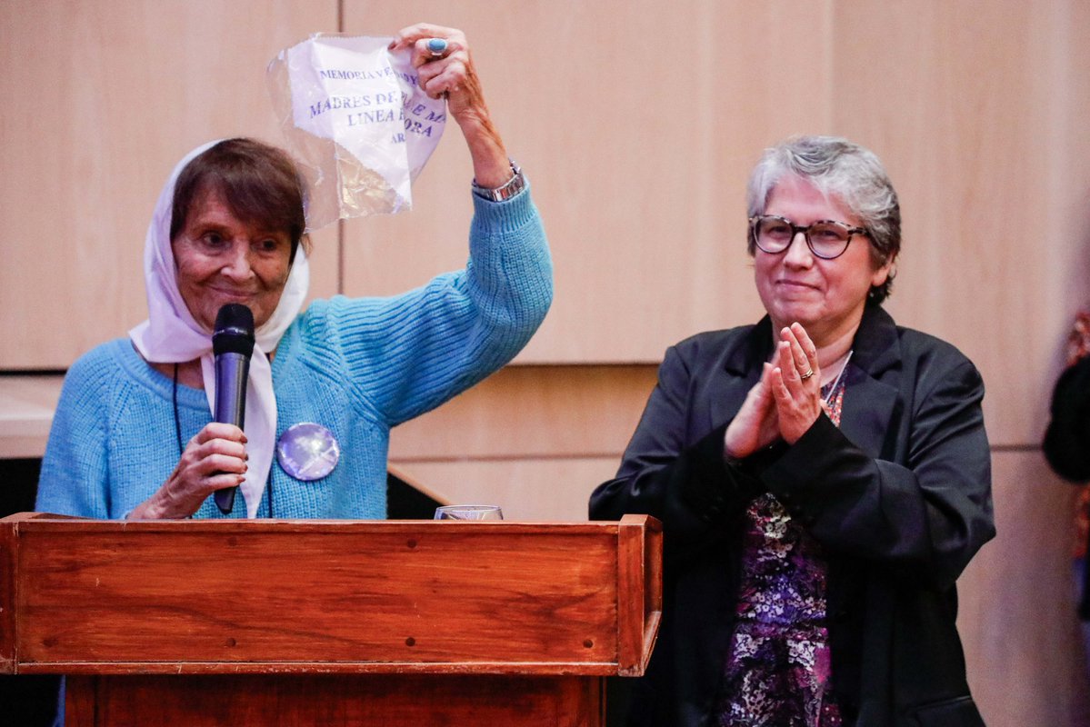 ungsoficial's tweet photo. La desaparición de su hijo en 1975 la convirtió en Madre de Plaza de Mayo Línea Fundadora. 
En la #UNGS dejó una huella imborrable de #memoria, #verdad y #justicia. https://t.co/EW8Dg1LvQ4