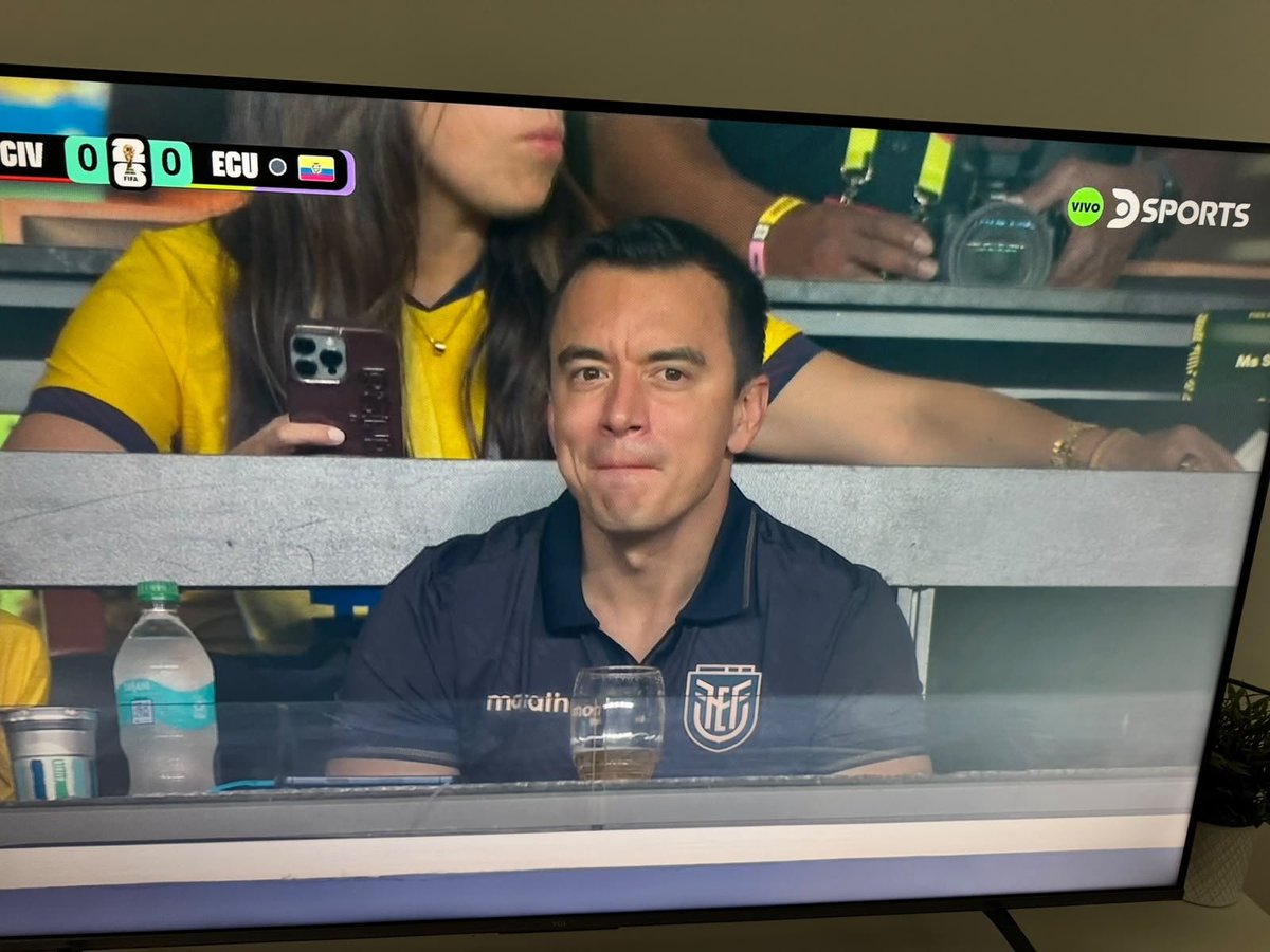 FliPsantz's tweet photo. @DanielNoboaOk saló el partido entre #Ecuador #CostaMarfil

Salado https://t.co/C2qL0BOxQQ