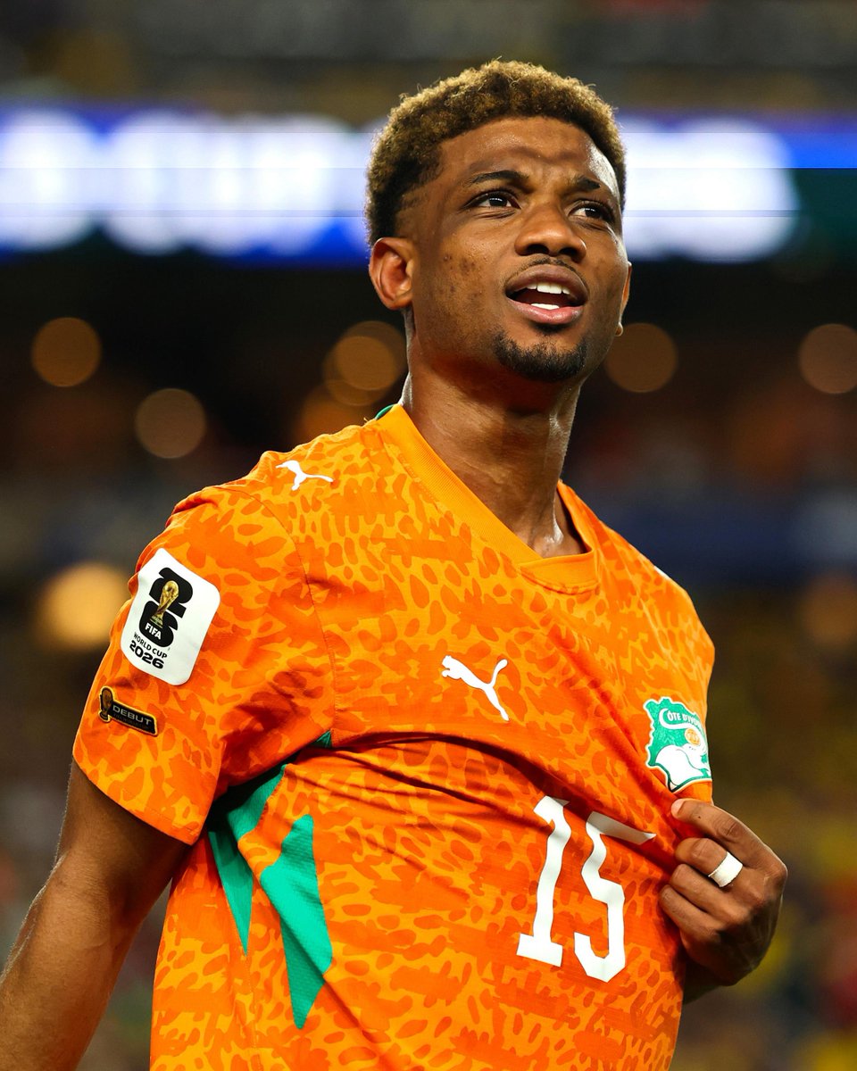 ActuFoot_'s tweet photo. HÉROS NATIONAL 🇨🇮 https://t.co/vFsZUXWyHC